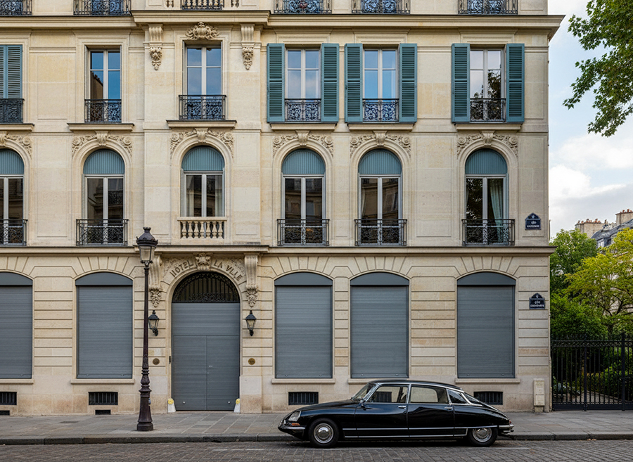 2-renovation-volets-metalliques Volet métallique dégradé dont l'état justifie une rénovation complète plutôt qu'une simple réparation